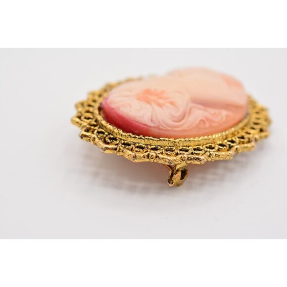 Vintage Cameo Pin Brooch Antiqued Gold Tone Heavy Oval Signed 1980s BinAP - Picture 8 of 12